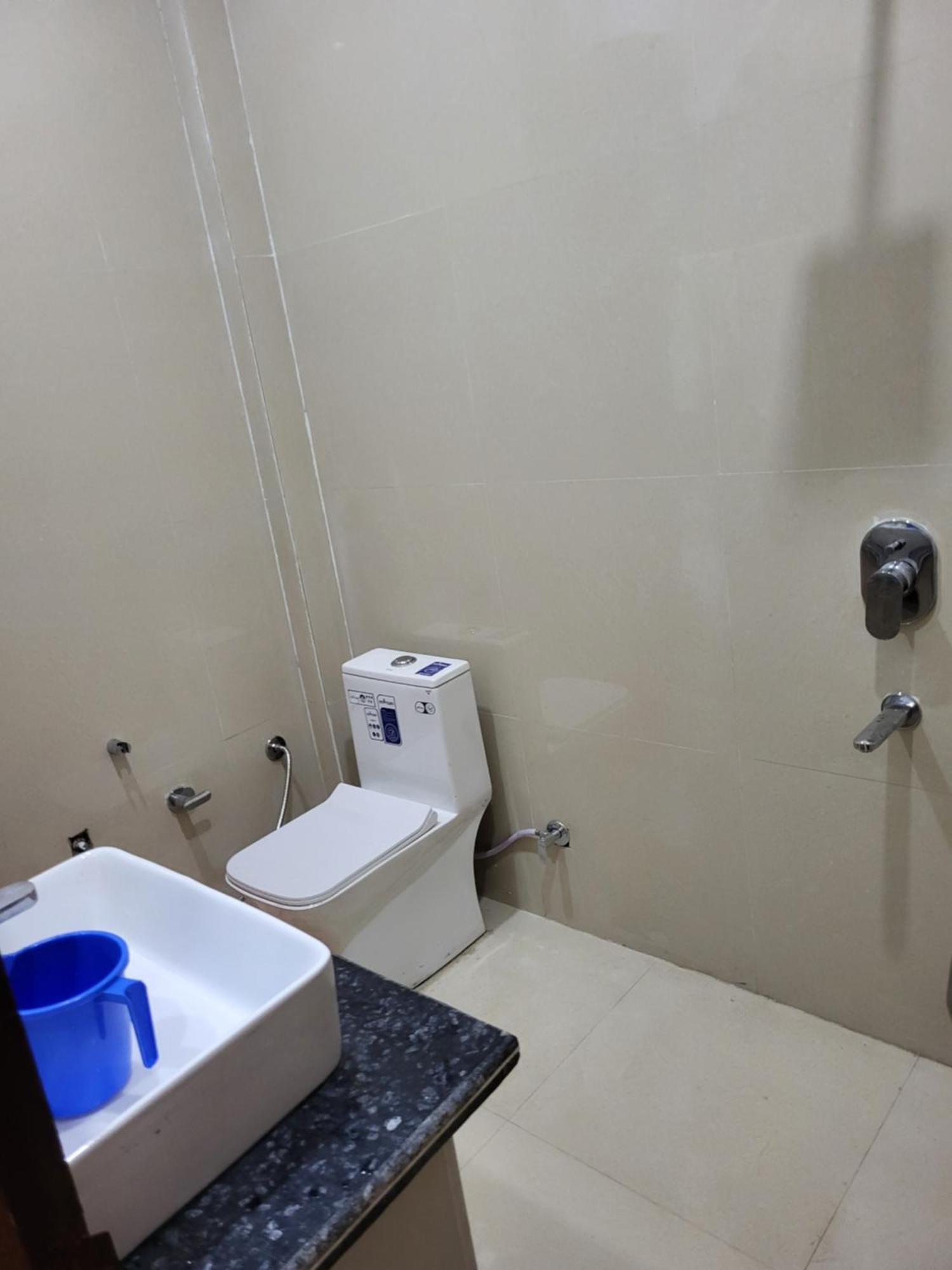 Kathua Mg Kitchen Banquet酒店 外观 照片